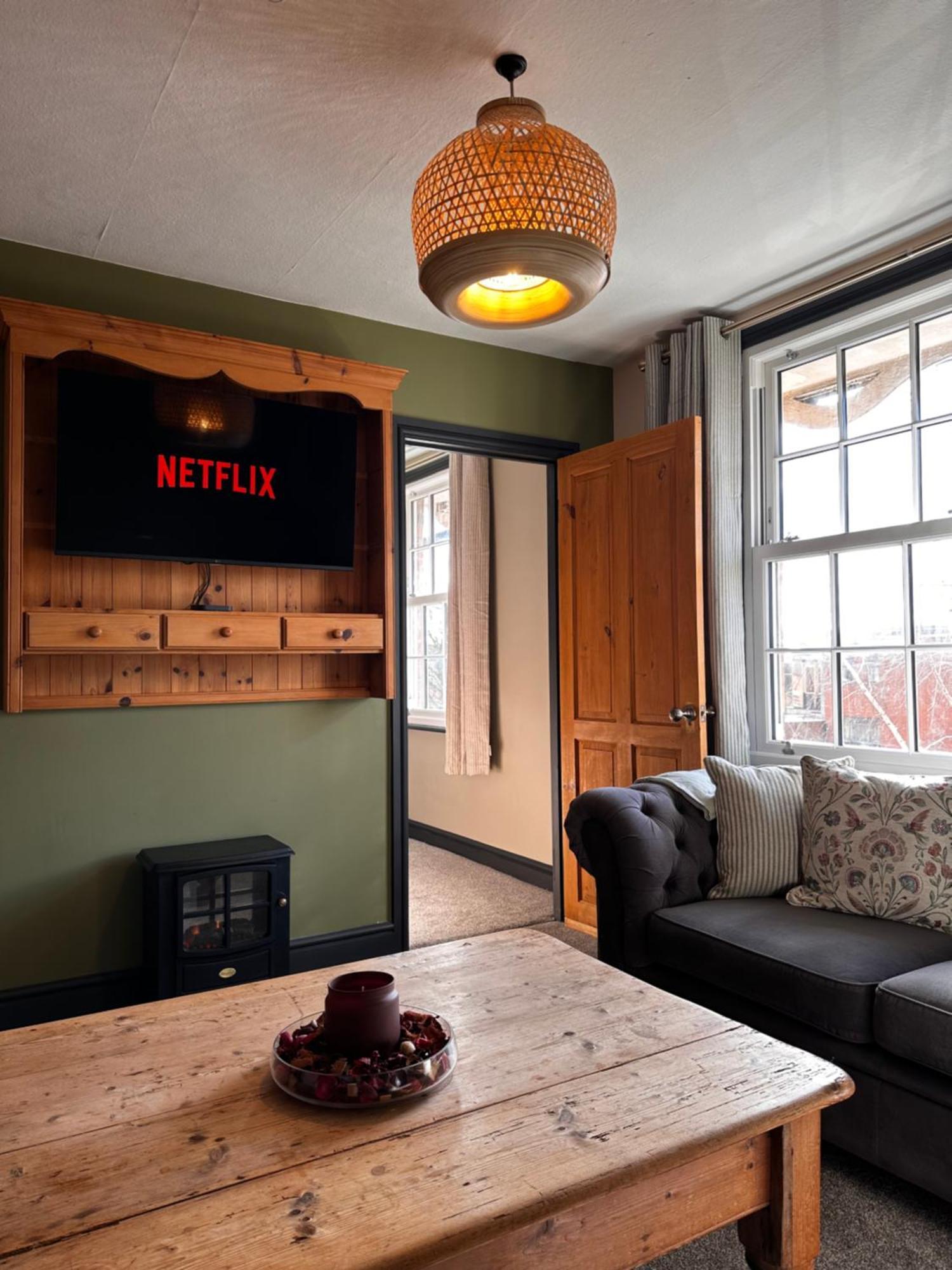The Hideaway - Stratford Upon Avon - Central - Free Offstreet Parking - 2 Bedroom Luxury Apartment エクステリア 写真
