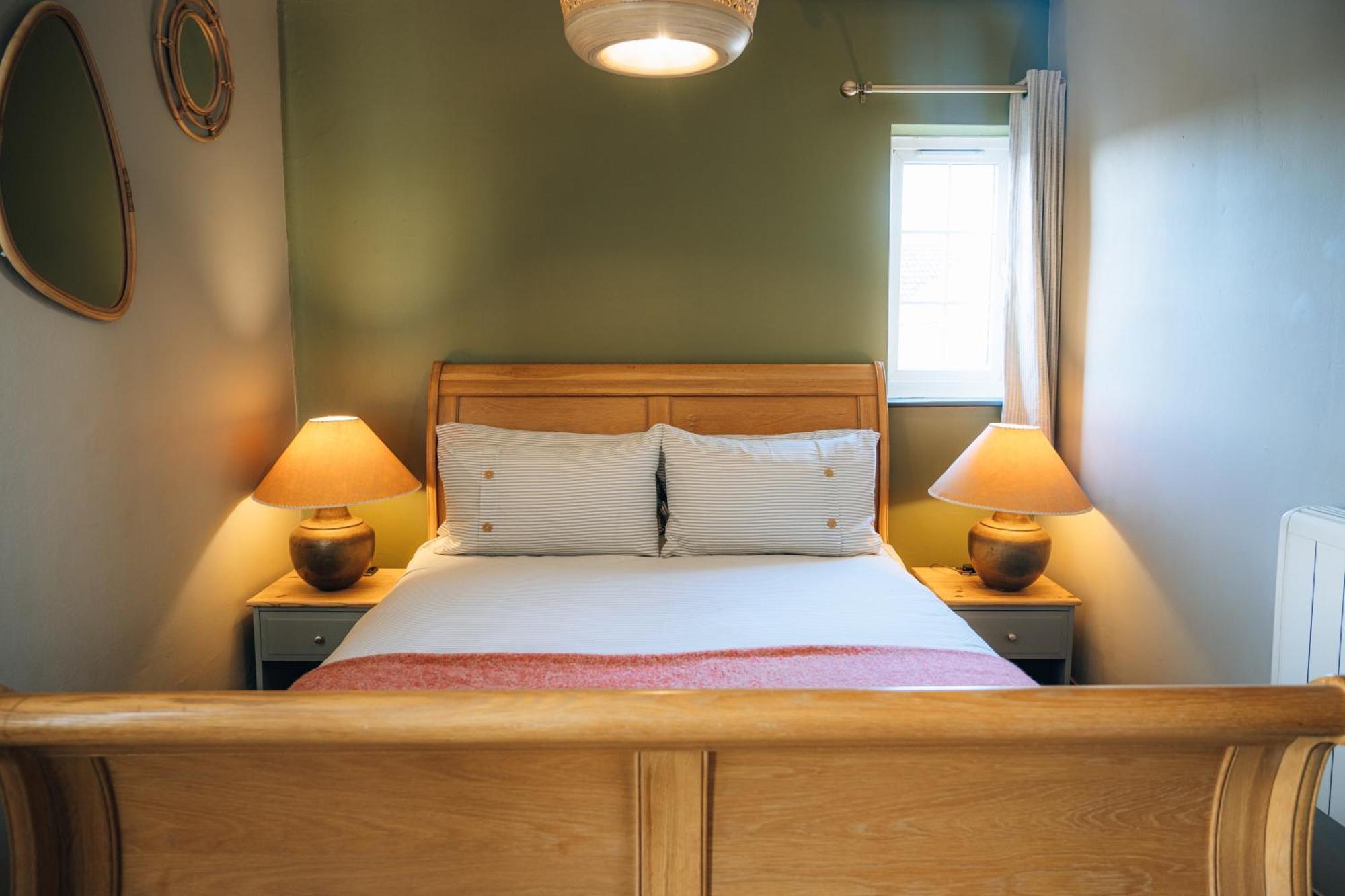 The Hideaway - Stratford Upon Avon - Central - Free Offstreet Parking - 2 Bedroom Luxury Apartment エクステリア 写真